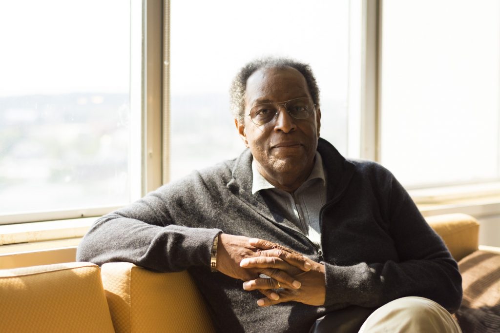 En memoria de Jim Sidanius